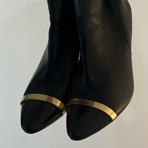 “Expression” black and gold bootie heels 🖤 - Picture 5 of 7